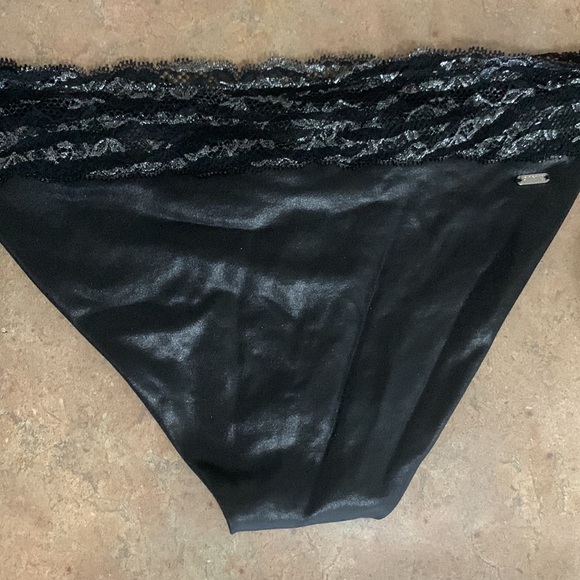 Pink! bikini black shiny material - Picture 2 of 3